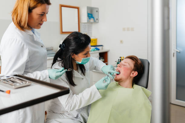Best Emergency Tooth Extraction in Raymond, WA